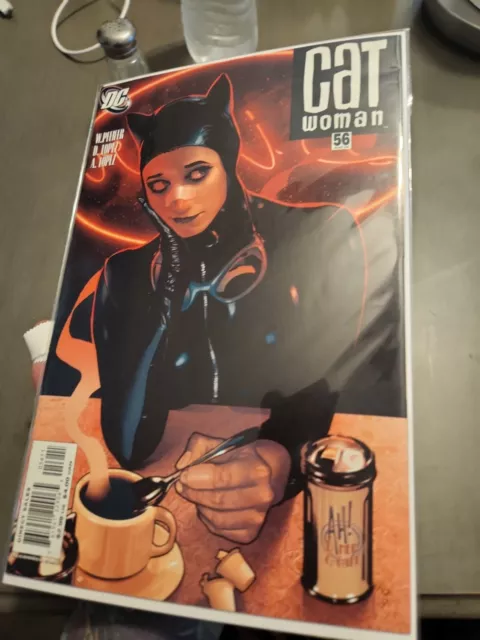 Catwoman #56 Adam Hughes Cover DC Comics 2006 Batman Selina Pfeifer Lopez VF/NM