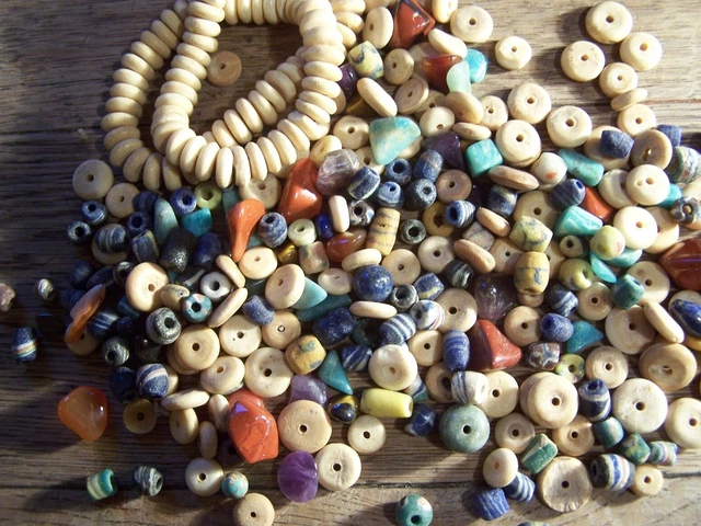 Lot De 23 Perles Anciennes En Verre à Facettes Opalescent - Occasion - Pour Création Bijoux Vintage