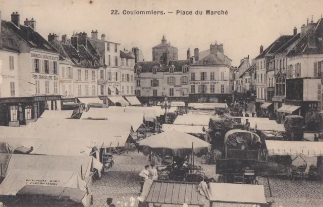 CPA 77 BRIE Seine & Marne près Meaux COULOMMIERS Place du Marché Animée