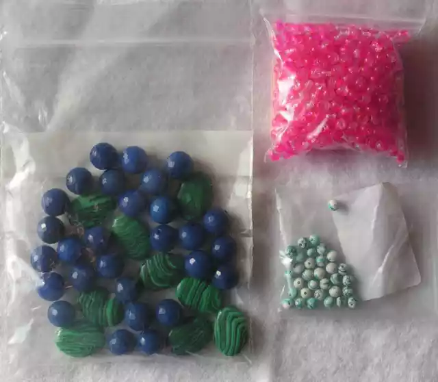 100gm Bag of Beads, Lapis Lazuli, Malachite etc Ideal for Jewellery Making Ref D