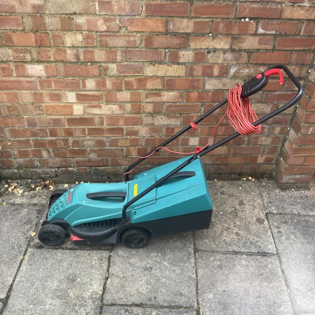 BOSCH ROTAK 32-12 Corded Electric Lawnmower in great condition