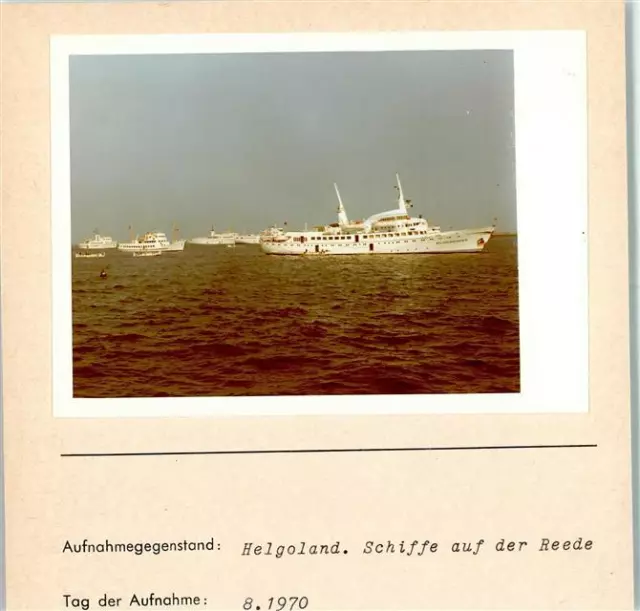 10187042 - 2192 Helgoland Schiffe auf der Reede Foto montiert auf Karton Hafen