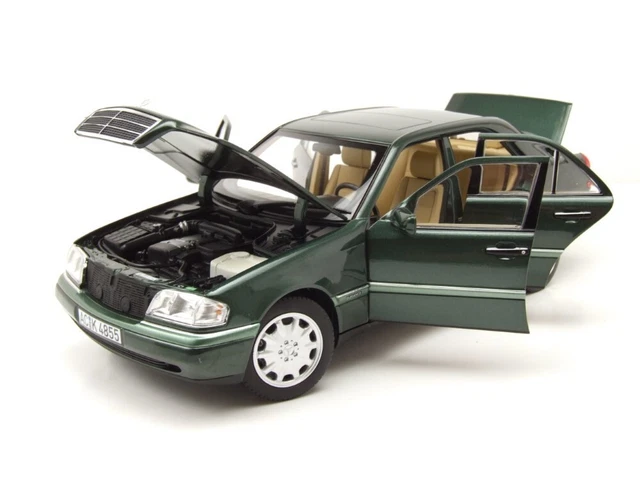 Dinky Toys 24R Peugeot 203 Première Version Vert Métallisé - France