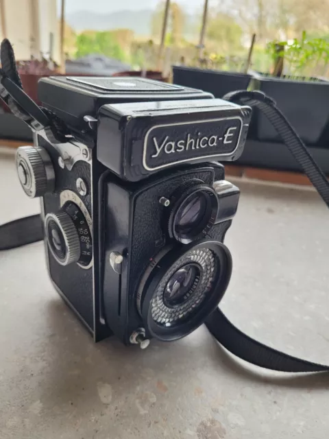 Yashica Yashicaflex TLR Camera F50mm F80mm Vintage Camera  Retro Old Untested