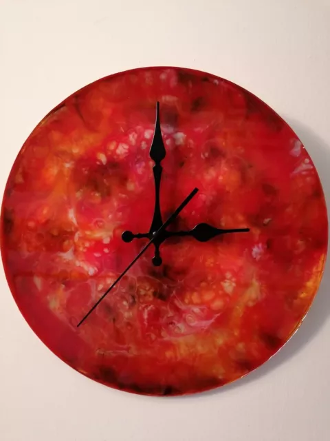 Orologio da parete "Lava" Mamiduda in resina epossidica 30 cm silenzioso rosso