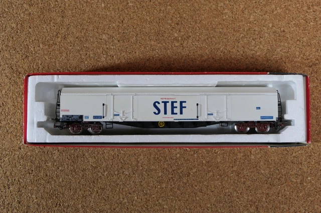 wagon plat UFR avec sa remorque citerne SNCF