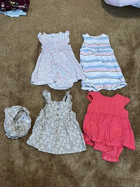 Baby Girl Carters And Old Navy Lot 0-3 Months And 3-6 Months