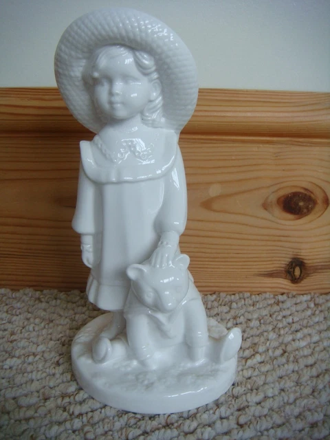 "Elizabeth" von Pauline Shone für Spode Bone China Figur