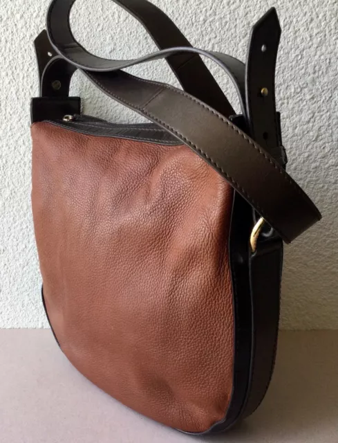 SAC LANCEL en CUIR GRAINÉ , porté EPAULE, bandoulière TBE .