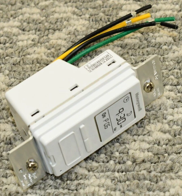 HONEYWELL HOME 120V 7Day Programmable Indoor Light Switch Timer