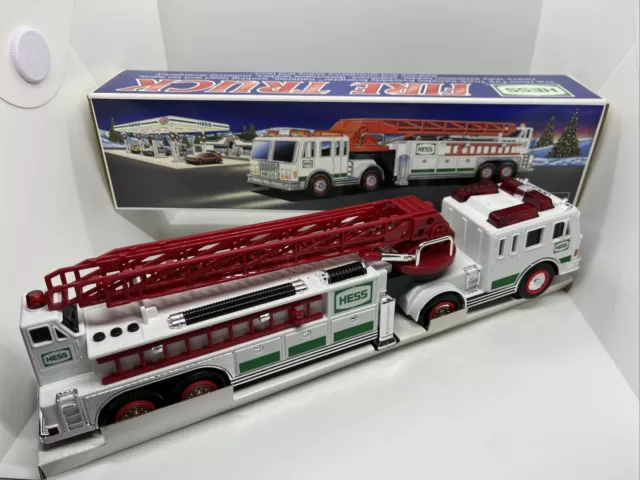 2000 Hess Toy Fire Truck 16” Long Working Head & Tail Lights Battery Operated