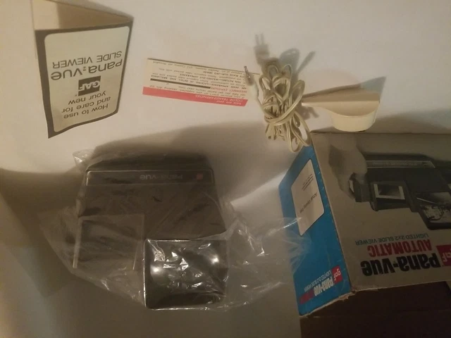 GAF Pana-Vue Automatic Lighted 2x2 Slide Viewer (Vintage) (32)