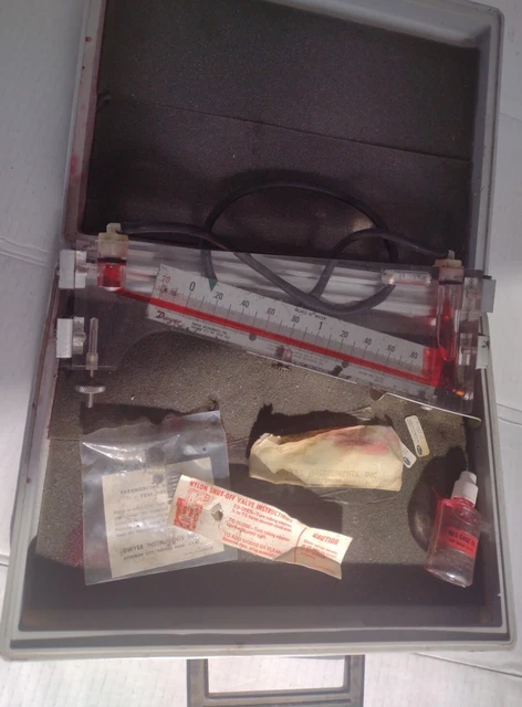 Dwyer Durablock 0.20-0-3.0" Incline Manometer Gauge & Case, Model 109?