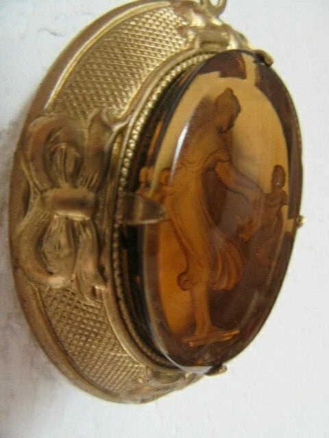 Broche Vintage En Verre émaillé - Médaillon Métal Doré Signé - Occasion