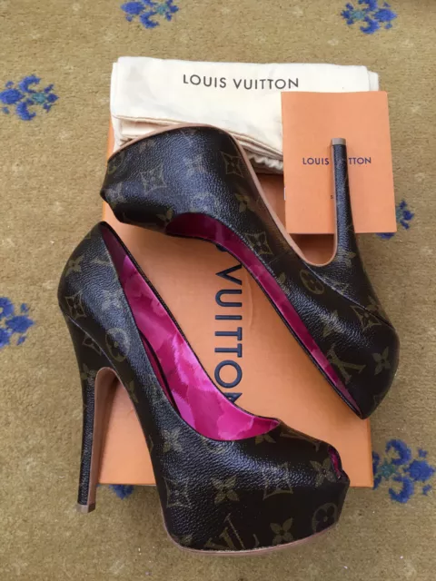 Used louis vuitton MA0130 M SHOES 7.5 SHOES / HEELS - HIGH