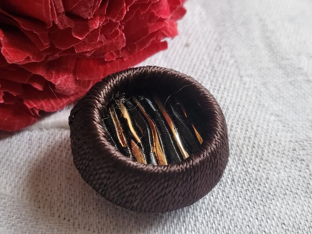 Bouton ancien en passementerie pied marron  coeur noir doré 2,5 cm D7L