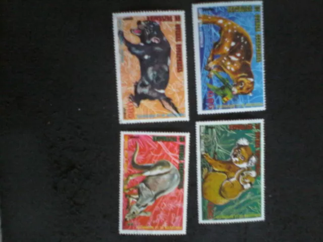 lot de timbres neuf de guinée équatoriale sur les animaux