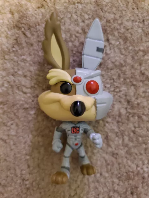 Funko POP! Wile E. Coyote as Cyborg #866 DC Looney Tunes FYE Exclusive ●●LOOSE●●