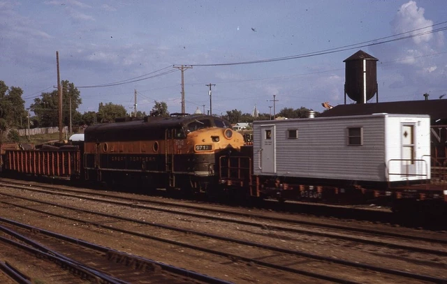 GN GREAT NORTHERN Railroad Train Locomotive 9712 Original 1971 Photo Slide