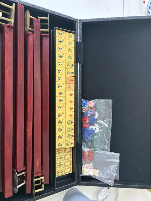 Jeu De Mahjong Vintage Bakélite - 144 Pièces Sculptées + 5 Supports - Étu à Réparer