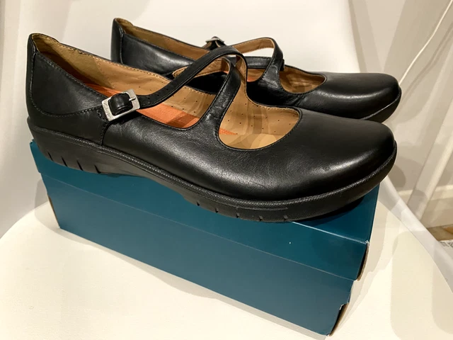 Clarks unstructured un sales lady