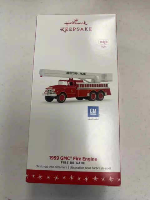 HALLMARK KEEPSAKE Ornament 1959 GMC Fire Engine Fire Brigade Series 2016
