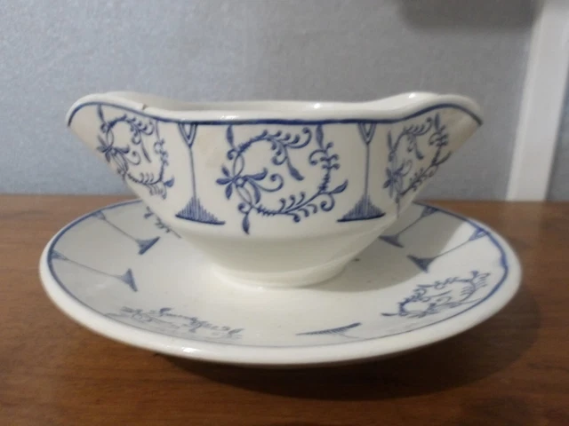 Ancienne saucière à talon Hamage & Moulin des loups modèle Saxe.Terre de fer