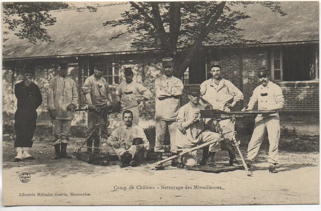 CHALONS SUR MARNE - Marne - CPA 51 - Vie MILITAIRE - Camp - Soldats Mitrailleuse
