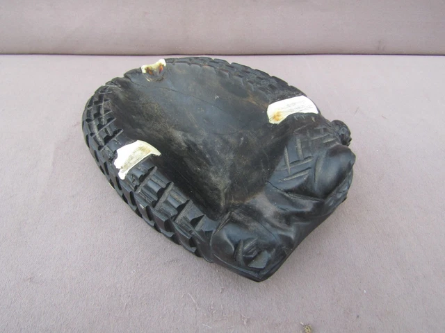 Ancien cendrier en ébène formant un crocodile, Art Africain