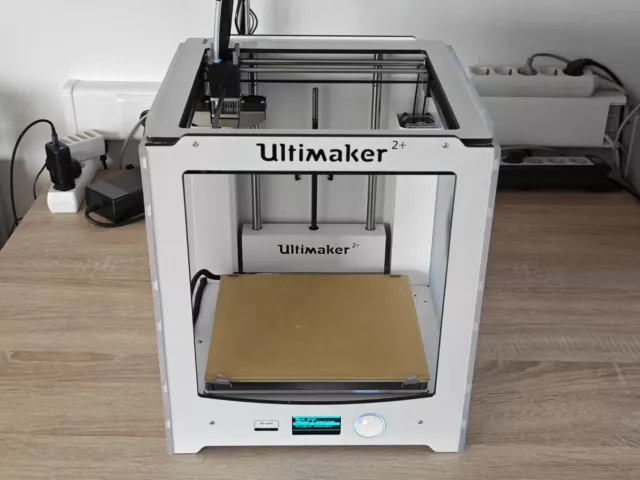 Ultimaker 2+ con blocco Olsson, FilaFarm Filaprint, Buildtak ecc... Ultimaker 2+ con blocco Olsson, FilaFarm Filaprint, Buildtak ecc...
