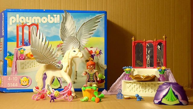 Playmobil Princess 5143 pas cher, Carrosse avec cheval ailé Playmobil Princess 5143 pas cher, Carrosse avec cheval ailé