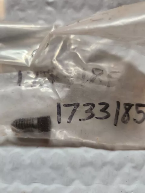 Bolens Troybilt Nos Nla 1733185 173-3185 Set Screw 18311 Snow Thrower Attachment