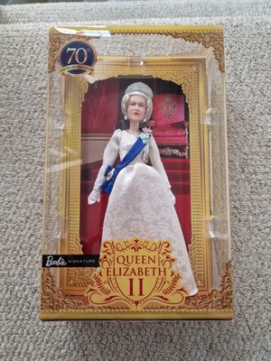 BARBIE SIGNATURE QUEEN ELIZABETH II PLATINUM JUBILEE DOLL GENUINE 👑