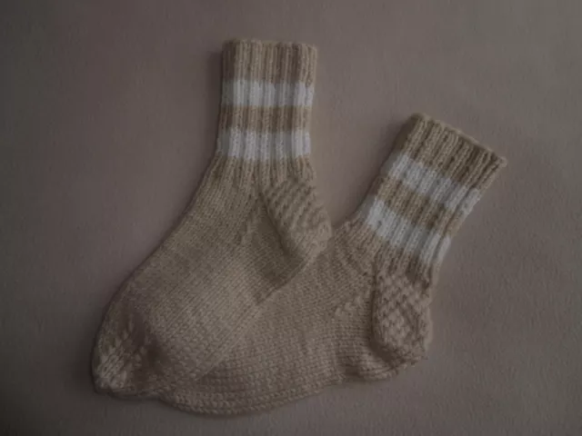 Handgestrickte Strümpfe Socken Beige Weiß Gr. 43 Neu