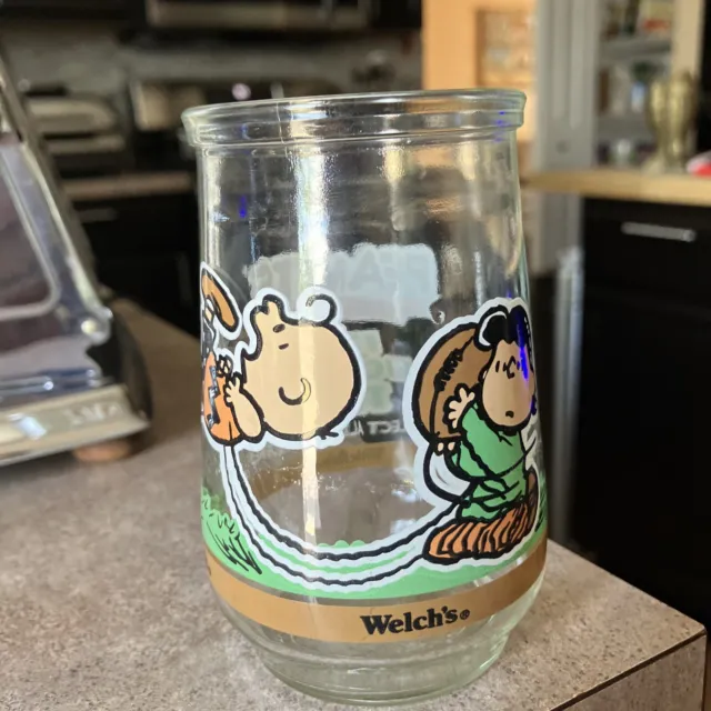Vintage Welch's Jelly Jar Peanuts Glass Classics #4 IT'S KICK OFF TIME