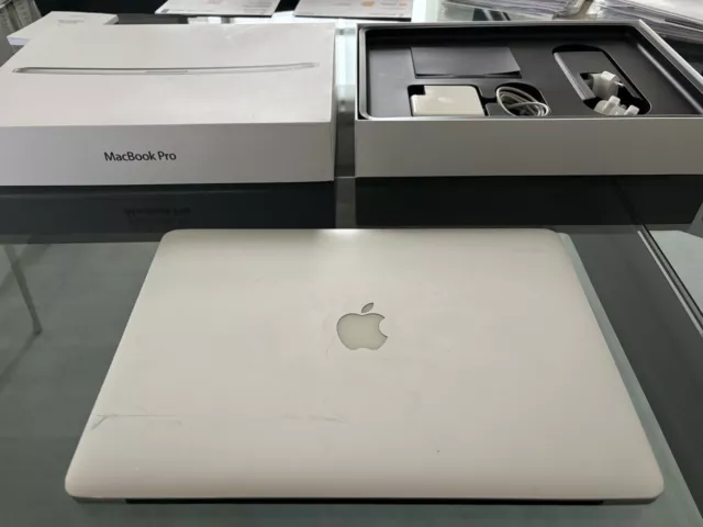 Apple MacBook Pro 15,4" (512GB Flash, Intel Core i7, 3ª generazione, 2.3 GHz,...