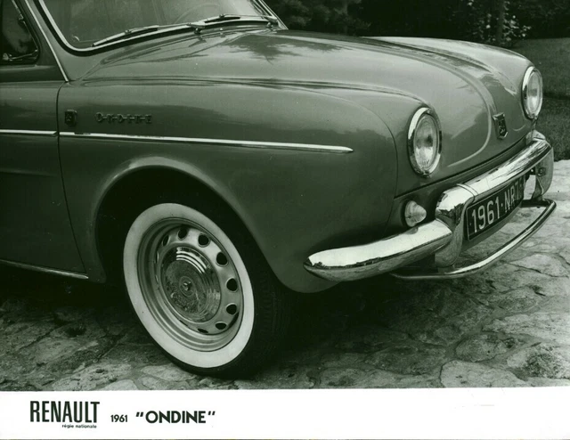 Photo de presse ancienne voiture automobile Renault 16 et 16 TS modèles