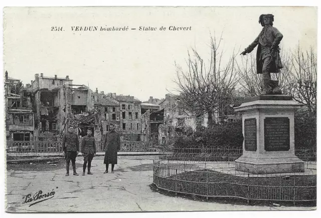 CPA ""VERDUN Bombarded - Statue of Chevert