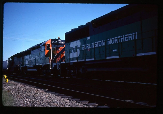 Railroad Slide - Burlington Northern #3147 GP50 Locomotive 1985 Freight Train BN
