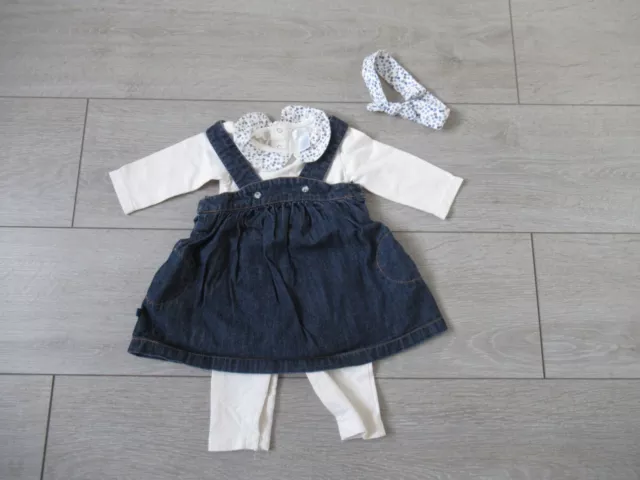 Robe salopette en jean bleu + combinaison col claudine + bandeau Obaïbi 3 mois