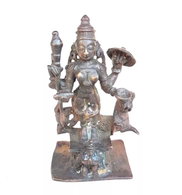 Estatua de la figura Durga de la diosa hindú tallada a mano de cobre...