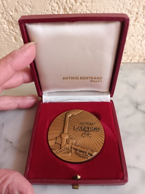 Médaille De Bronze Ciment Lafarge Arthus Bertrand