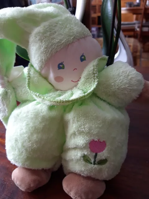 DOUDOU PELUCHE AJENA POUPEE  LUTIN VERT broderie FLEUR 25 CM GRELOT TTBE