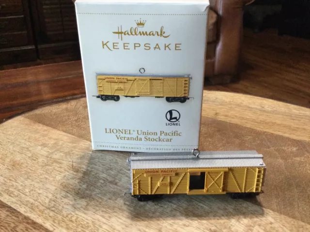 Hallmark Ornament QXI6176 Lionel Union Pacific Veranda Stock Car 2006 VTG
