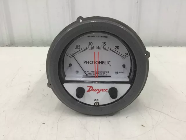 DWYER - A3000 Differential Pressure Gauge & Switch 0 to 0.25 in wc 2