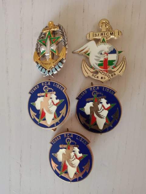 LOT DE 5 INSIGNES ARMEE DE L'AIR EUR 10,00 - FR