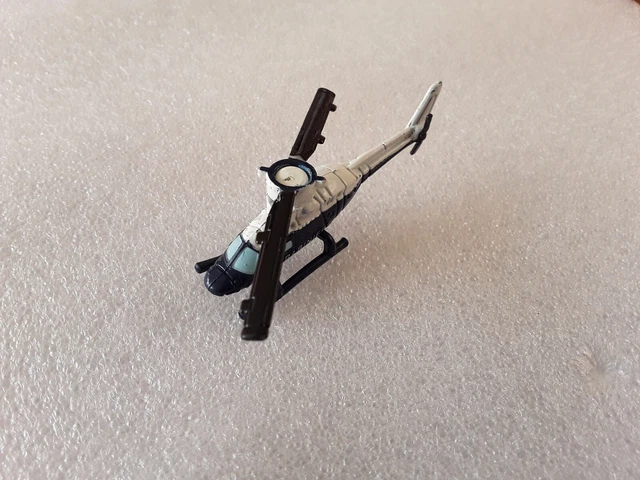 Anciens Véhicules Micro Machines Avec Porte-avions Et Hélicoptère – Hasbro 2001, édition Limitée