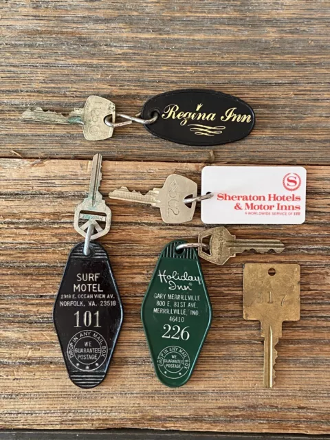 Vintage Lot of 5 Motel / Hotel Room Keychain Key Fob & Keys