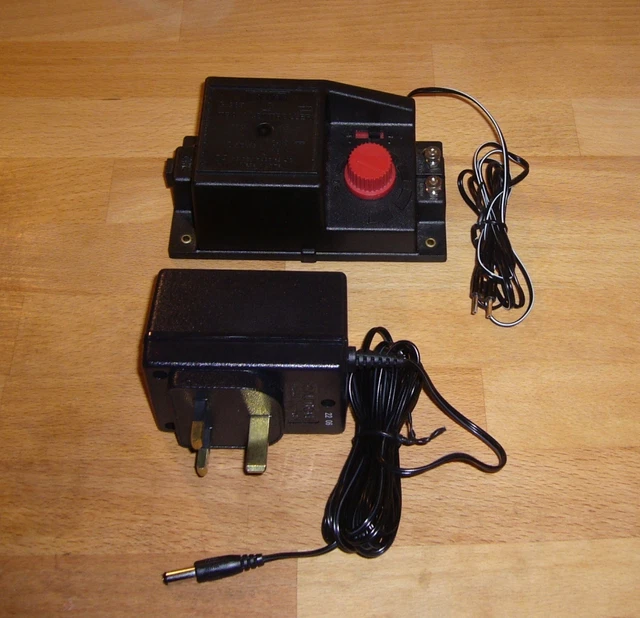 HORNBY R965 Power Unit Controller With C912 / C990 Transformer For OO Gauge Model Railways