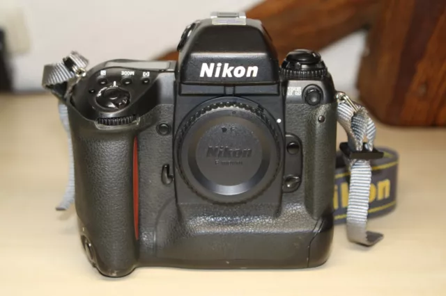 Nikon F5